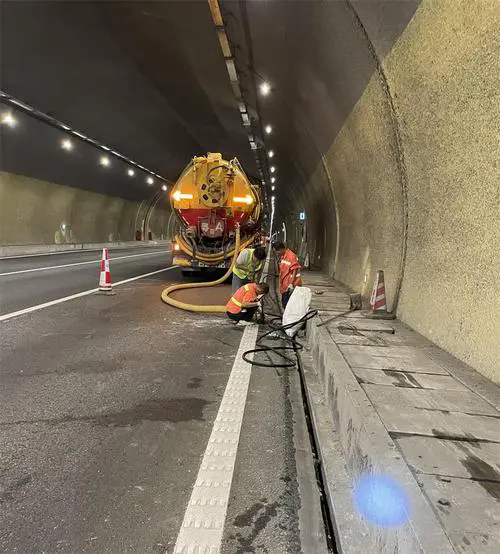 保定隧道排水渠清淤